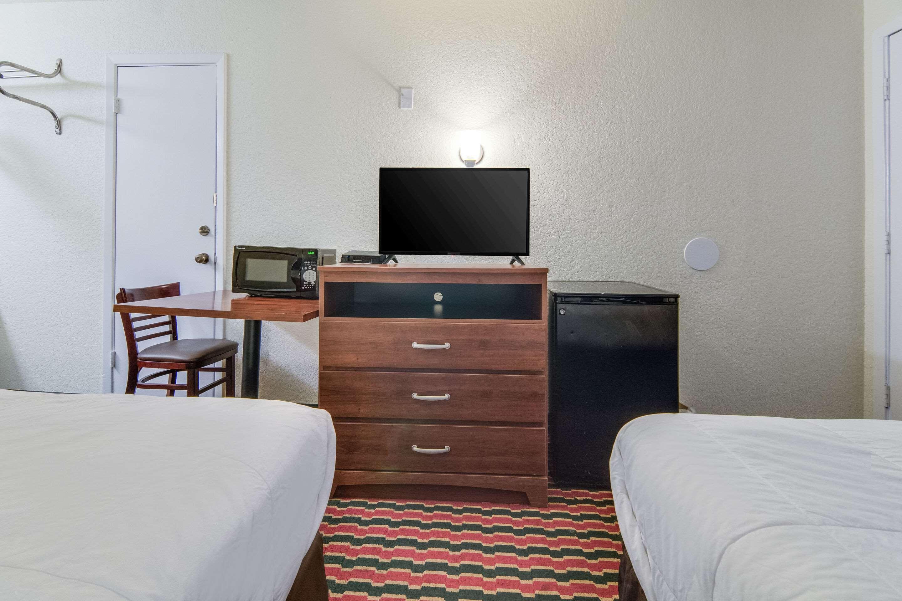 Rodeway Inn Weatherford 28/33