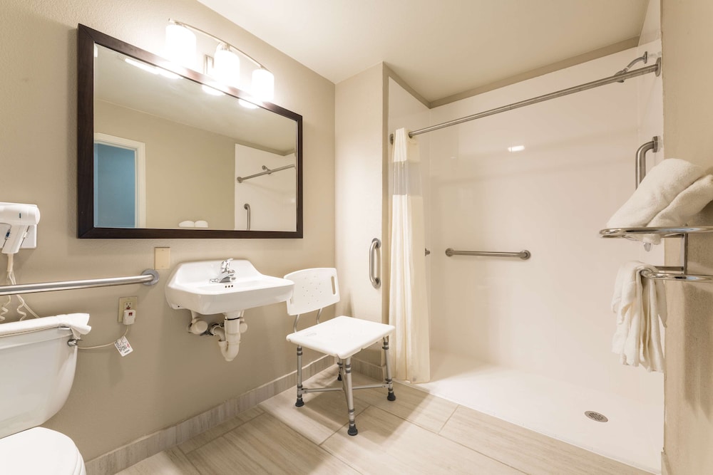 Best Western Abilene Inn Suites 7/34