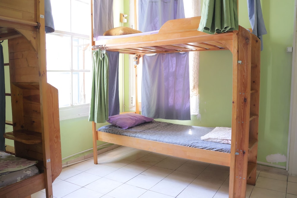 Lotus Garden Hostel 12/35