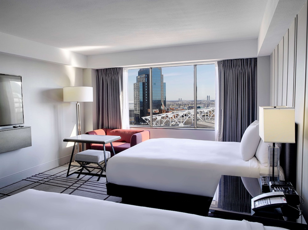 Hyatt Regency Louisville 12/44