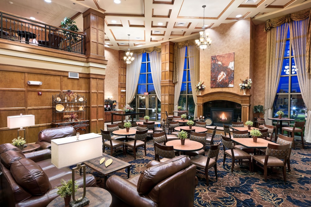 Clubhouse Hotel Suites Sioux Falls 54/67