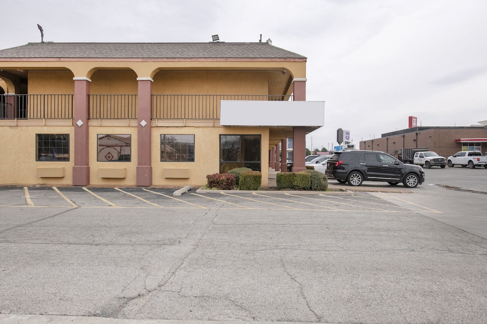 Southern Comfort Hotel 20/24