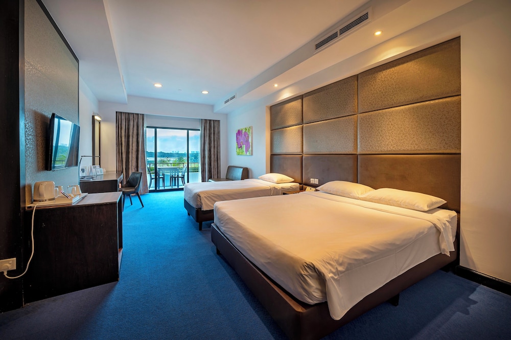 DELUXE, TWIN BEDS