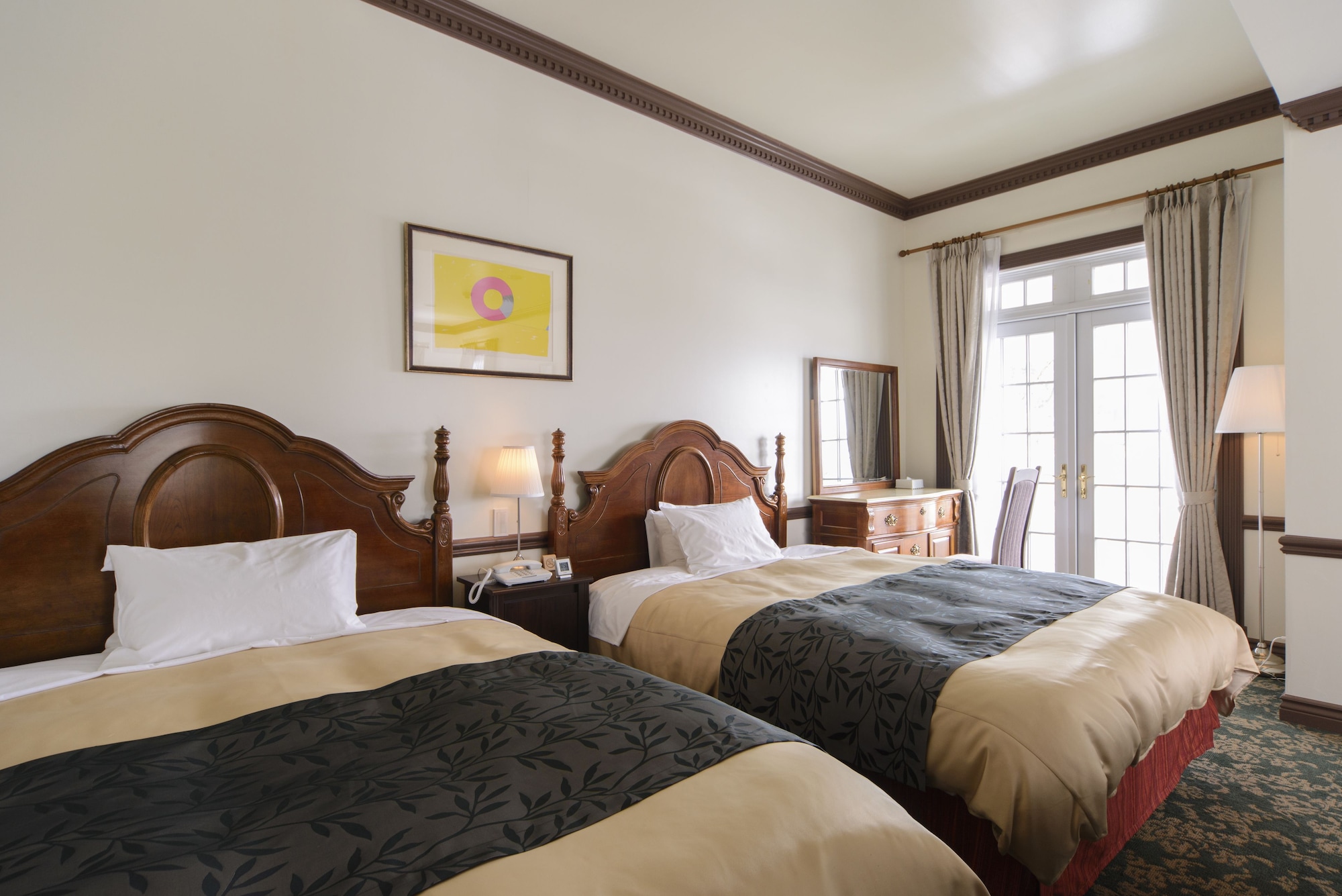 DELUXE, TWIN BEDS, ADULT ONLY