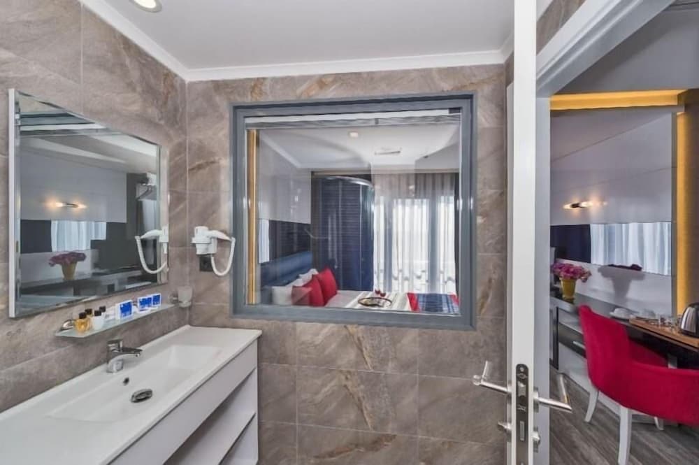 Inntel Hotel Istanbul 34/35