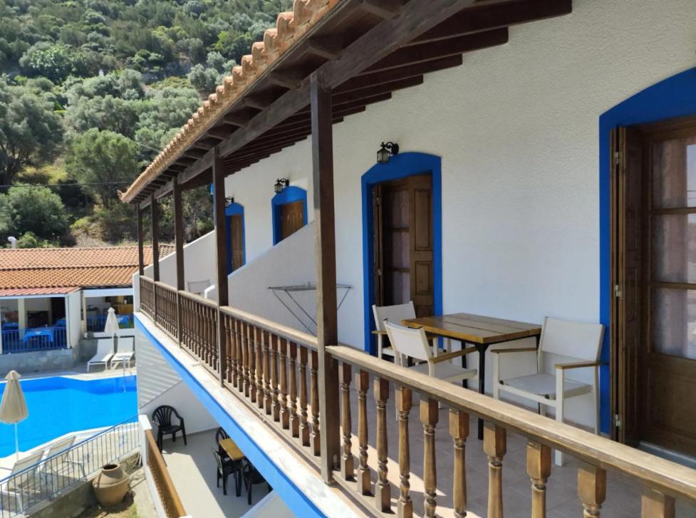 Sunwaves Apartments in SAMOS
