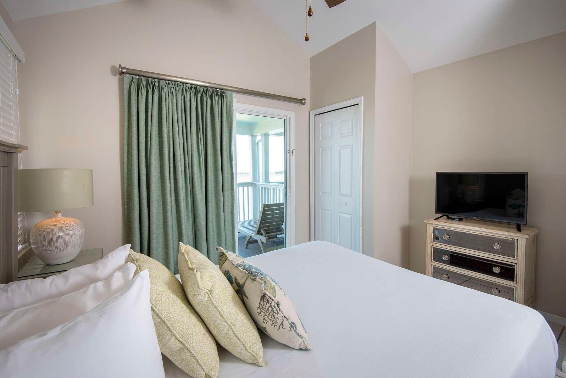 2 Bedrooms, Sunset, Village, Villa
