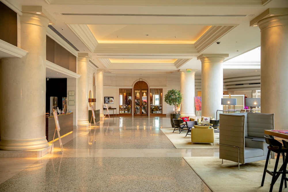 HYATT REGENCY BELGRADE 55/76