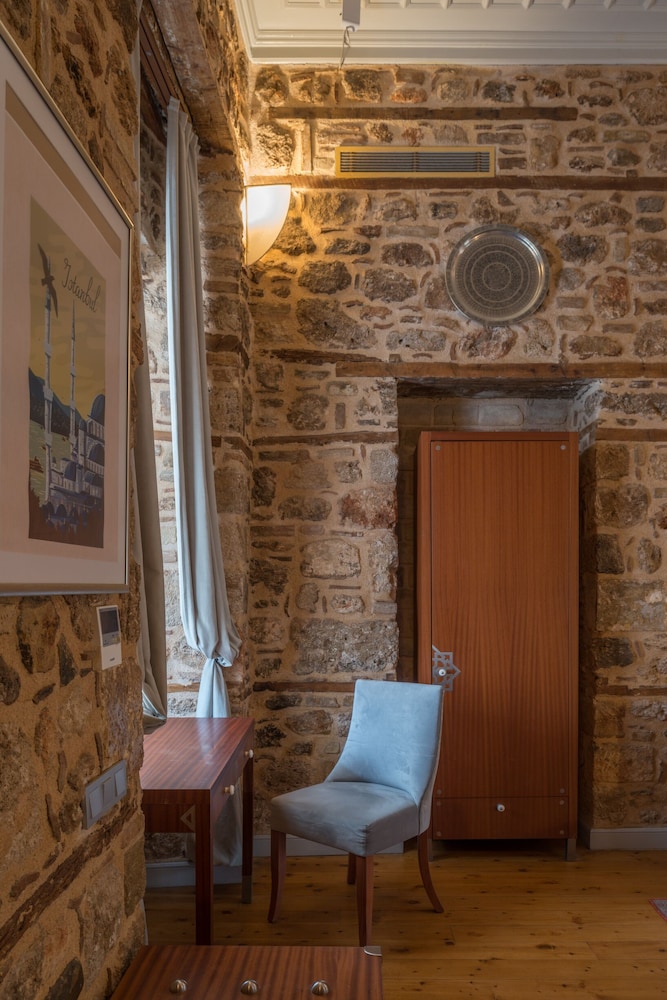 Delight Deluxe Boutique Hotel 12/79