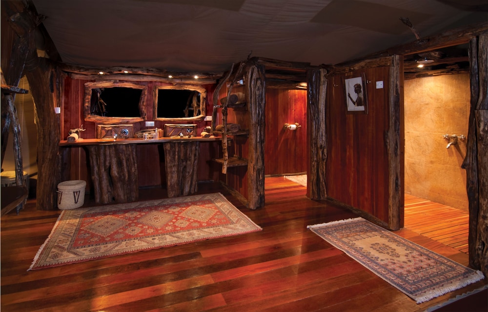 ROYAL MARA SAFARI LODGE 5/33