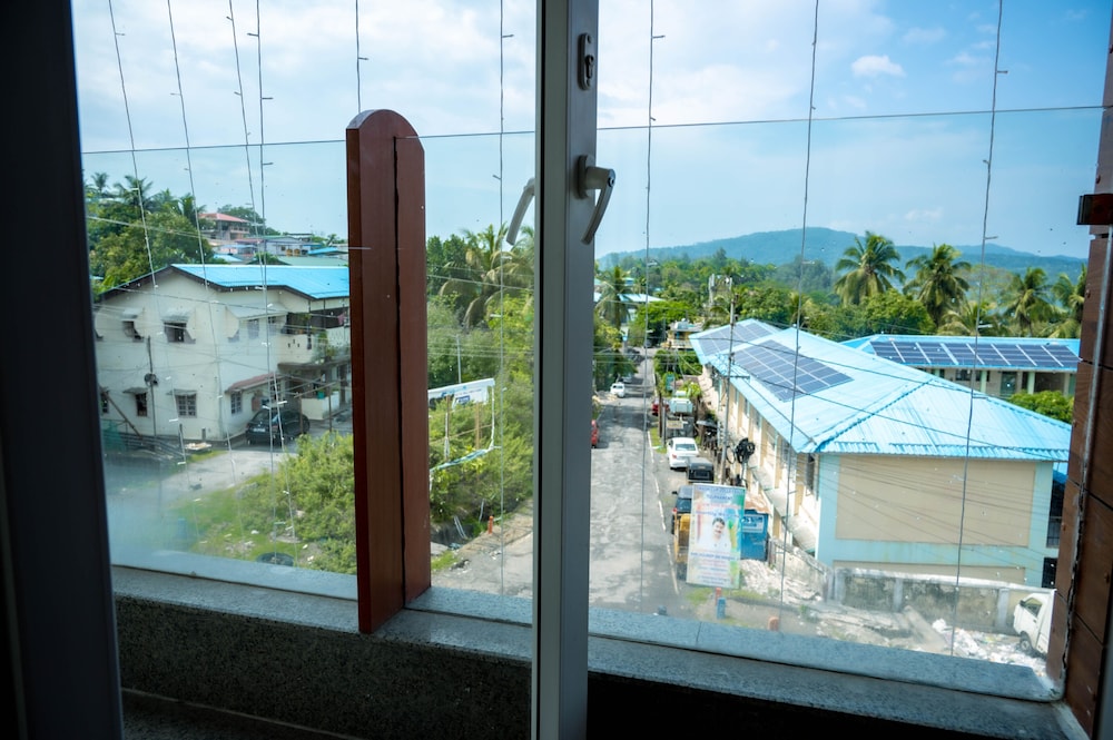 Hotel Mansha Regency 25/50