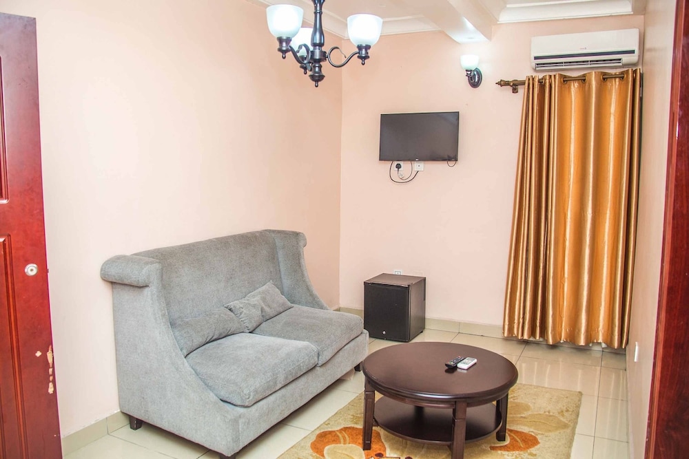 Royal Crest Hotel & Suites 28/50