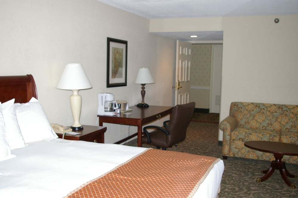 Sturbridge Host Hotel 17/71