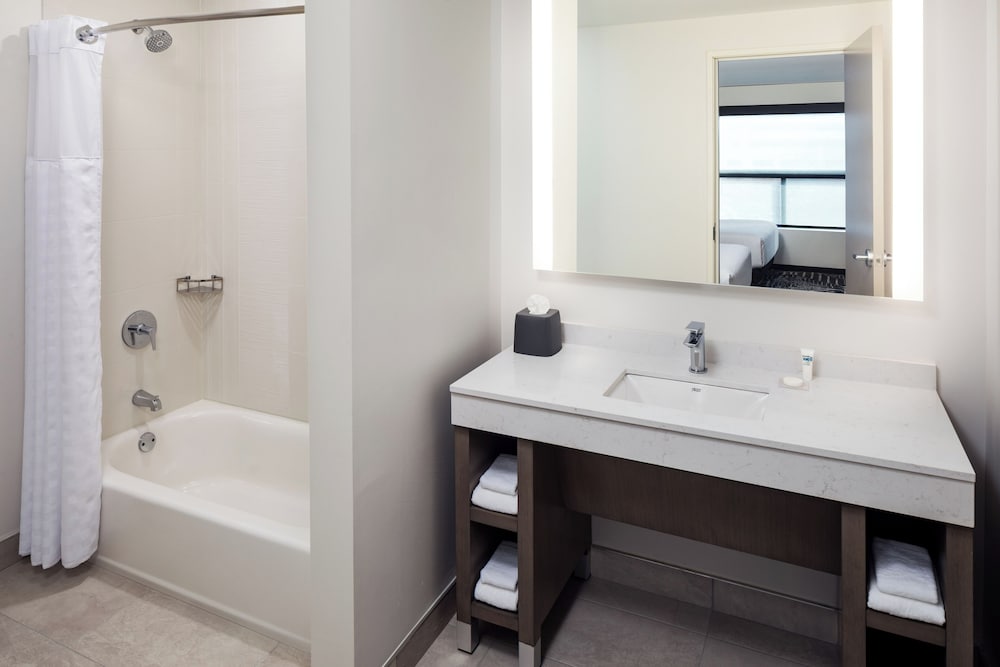Hyatt House Royal Oak/Birmingham 41/42