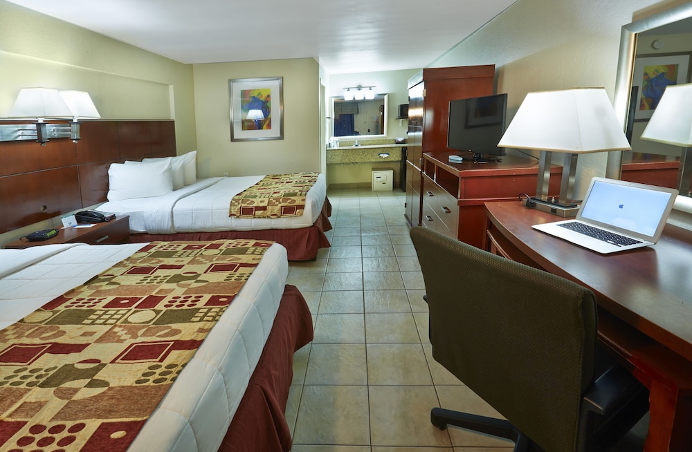 Ramada by Wyndham Hotel & Water Park 39/67