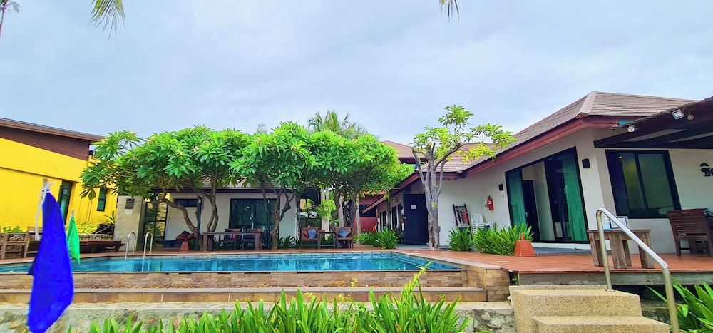 Chidlom Resort 42/45