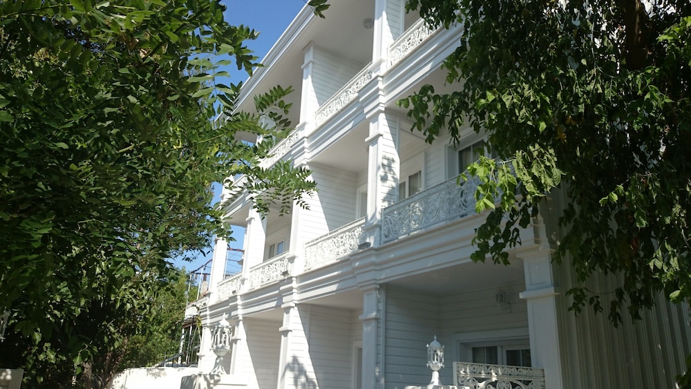Buyukada Cankaya Hotel 1/50