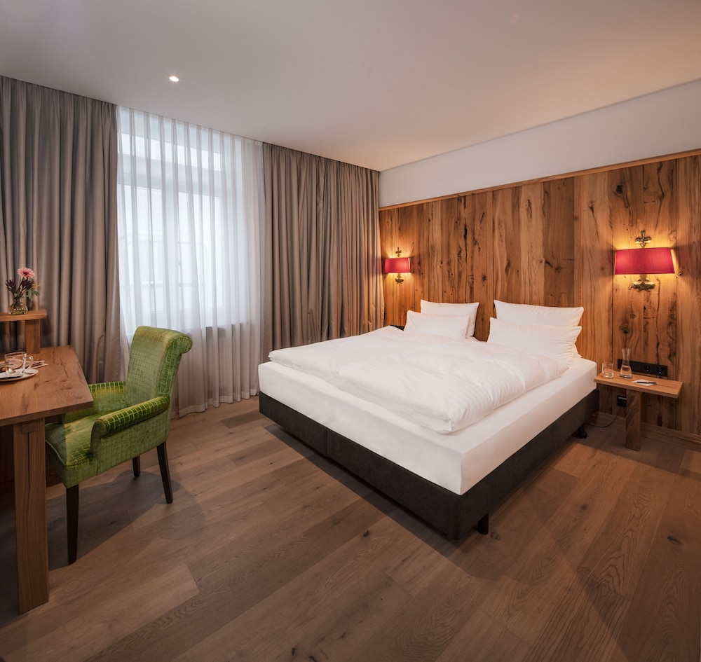 Eden Hotel Wolff 27/66