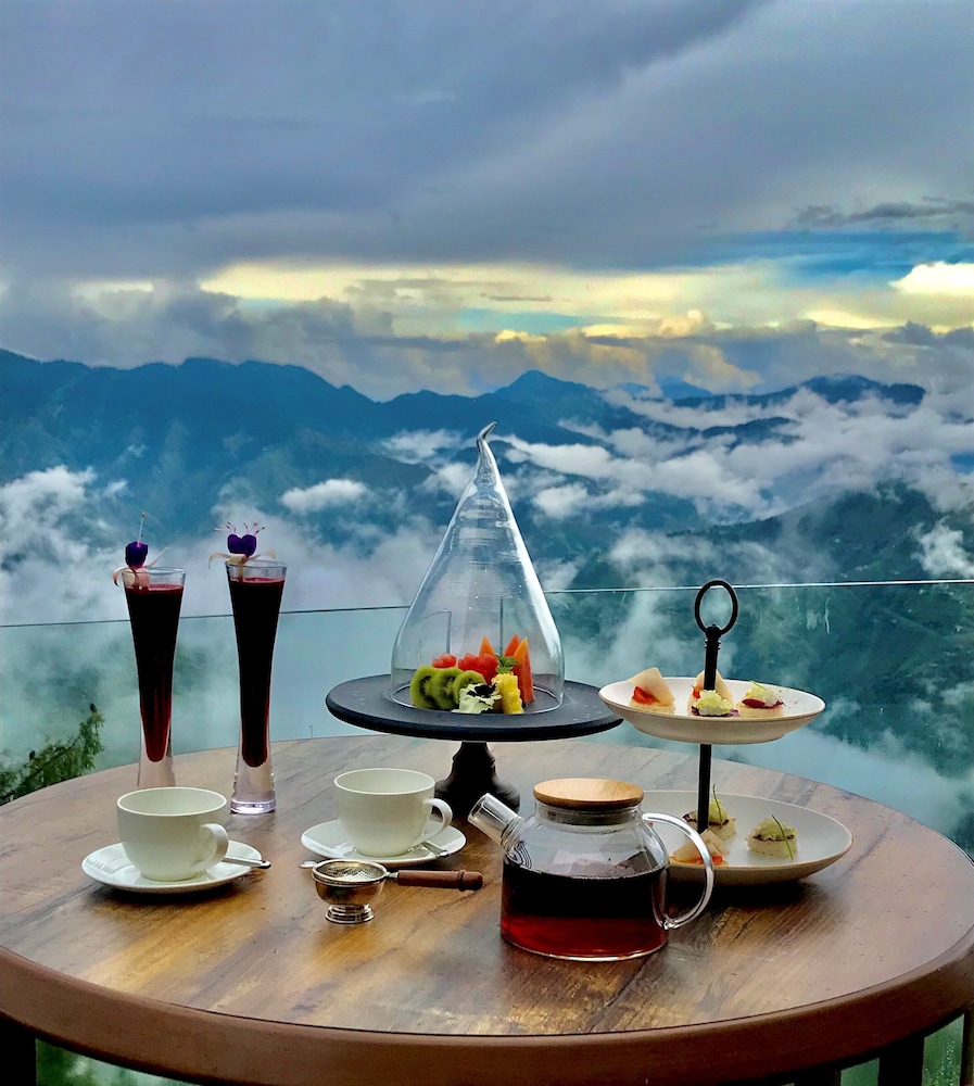 Radisson Hotel Kufri 33/50