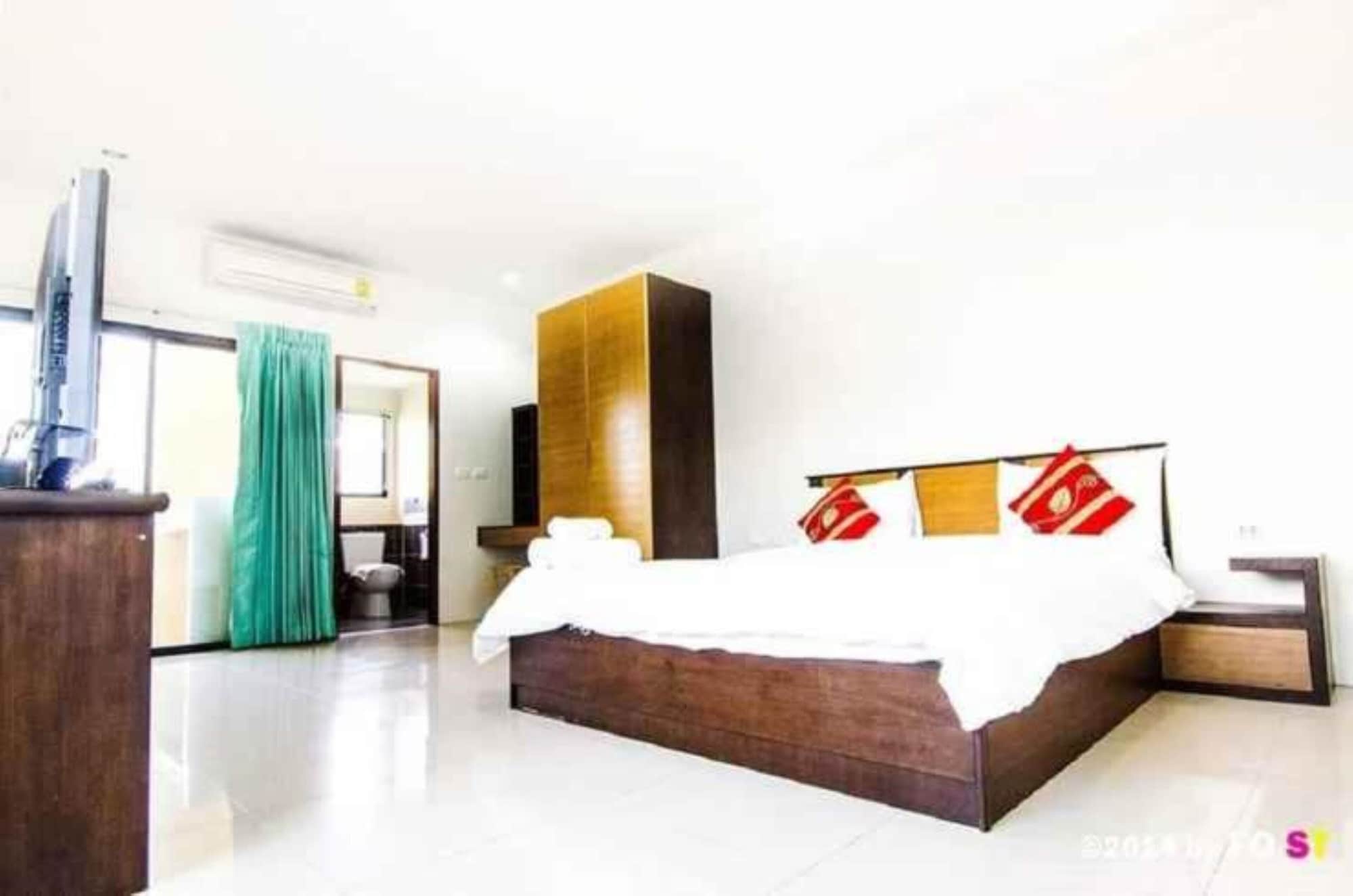 2 BEDROOMS, SUITE