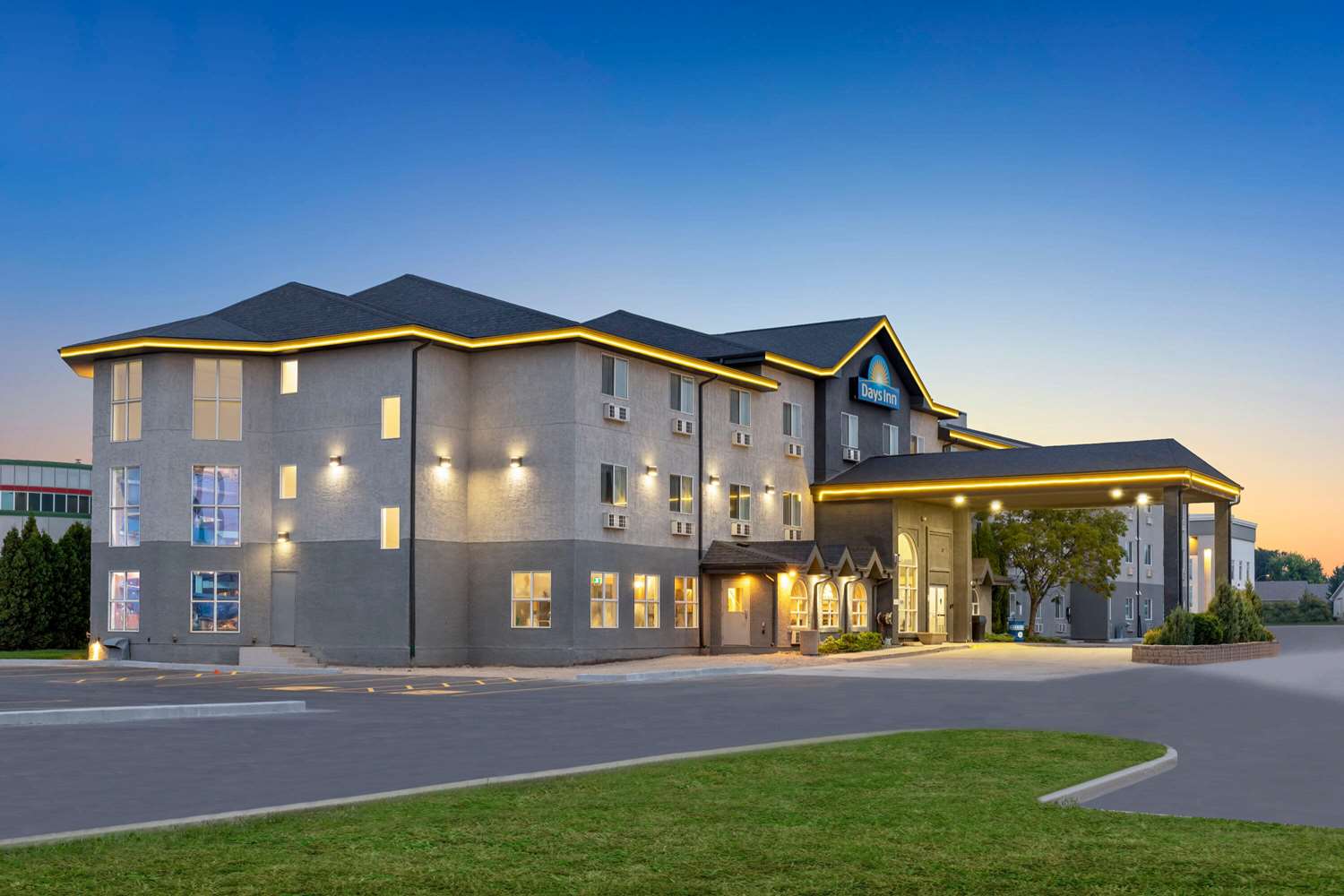 Days Inn by Wyndham Steinbach 2/43