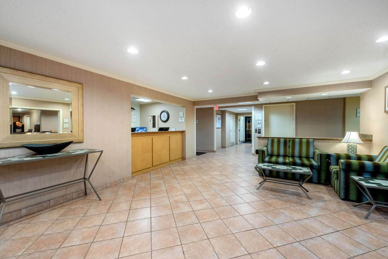 La Quinta Inn And Suites By Wyndham Mansfield Oh 8/27