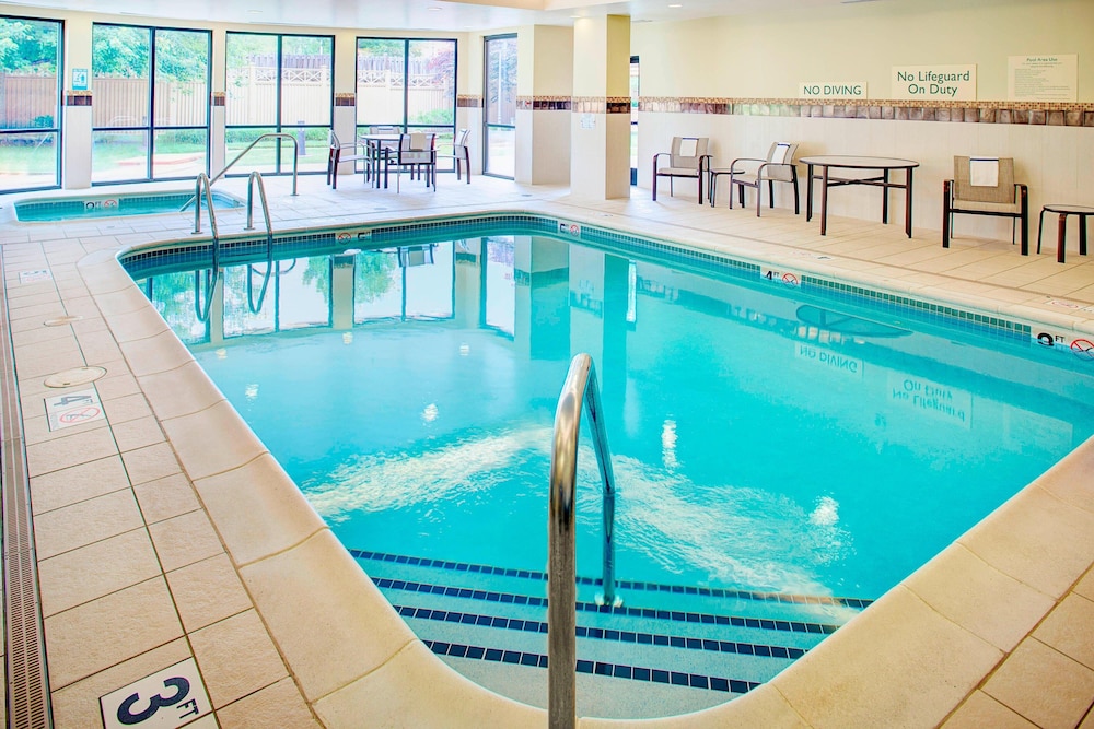 Courtyard By Marriott Roanoke Airport 3/39