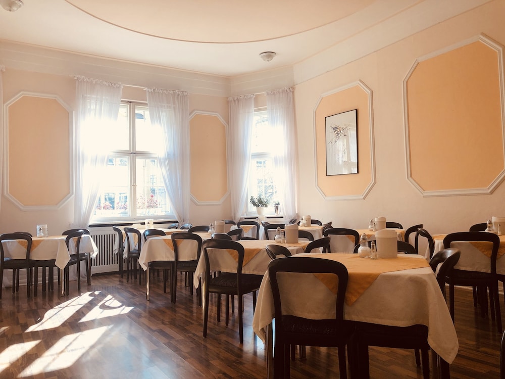 Castell Hotel 39/49