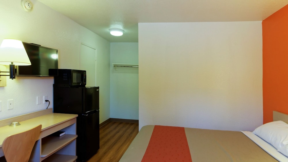 Motel6 Chico, CA 38/39