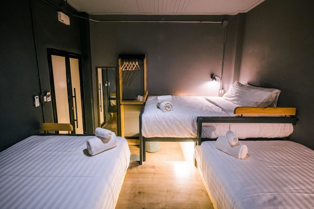 Zeds Hostel Bangkok 28/66