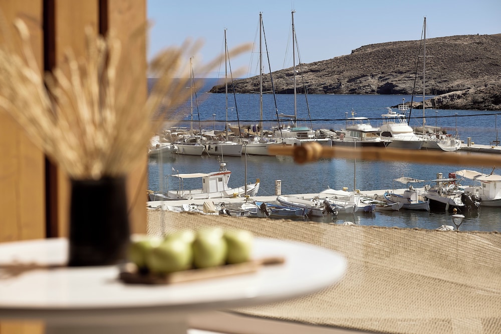 Kythnos Bay Hotel 42/50