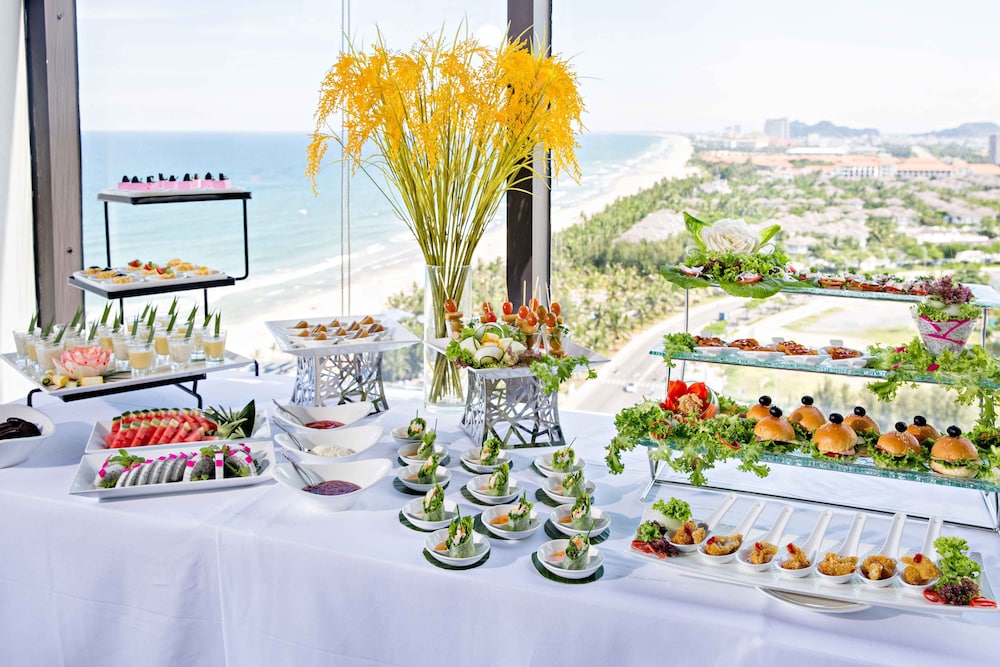 Yarra Ocean Suites Danang 49/58