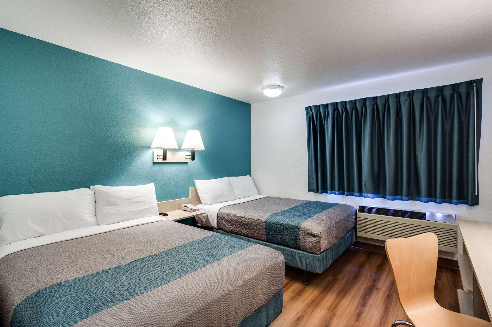 2 Full Beds - Smoking