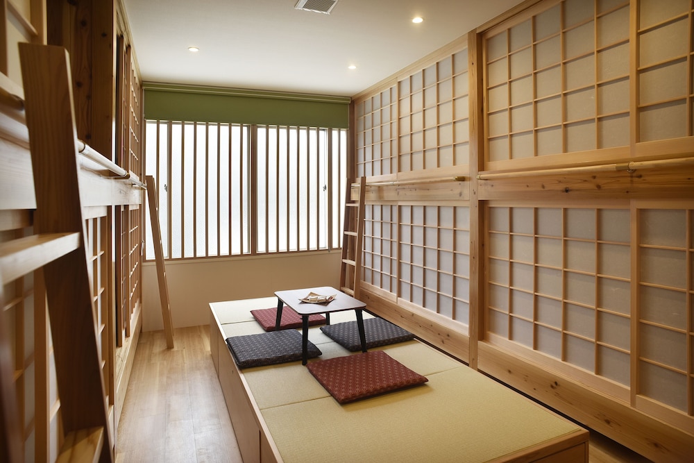Ten Apartment Hotel 32/50