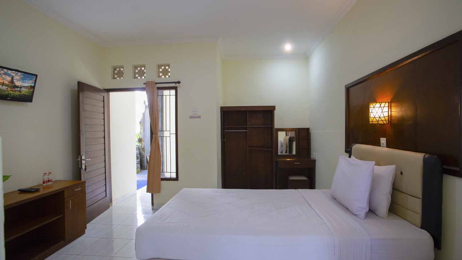 OYO 3910 Teges Inn 19/50