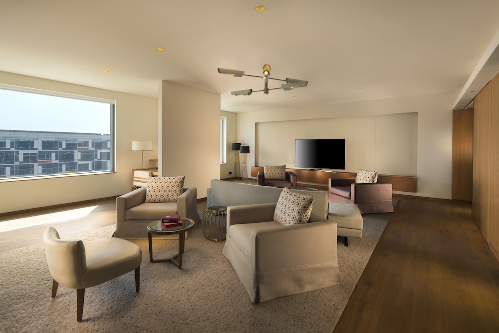 Andaz Delhi, by Hyatt 56/82