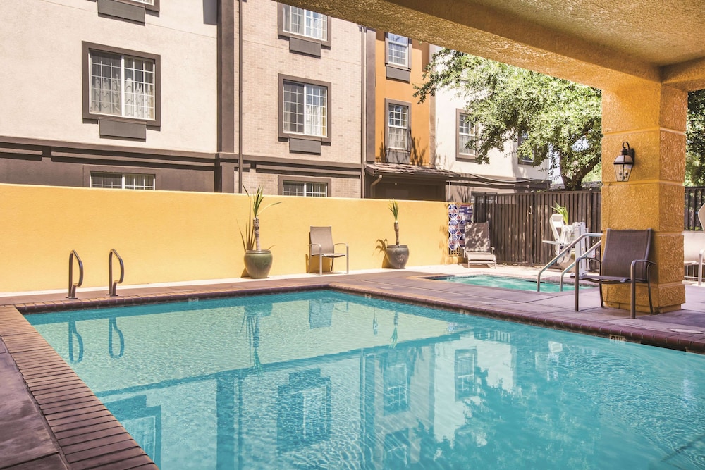 Fairfield Inn & Suites By Marriott Fresno River Park 7/54