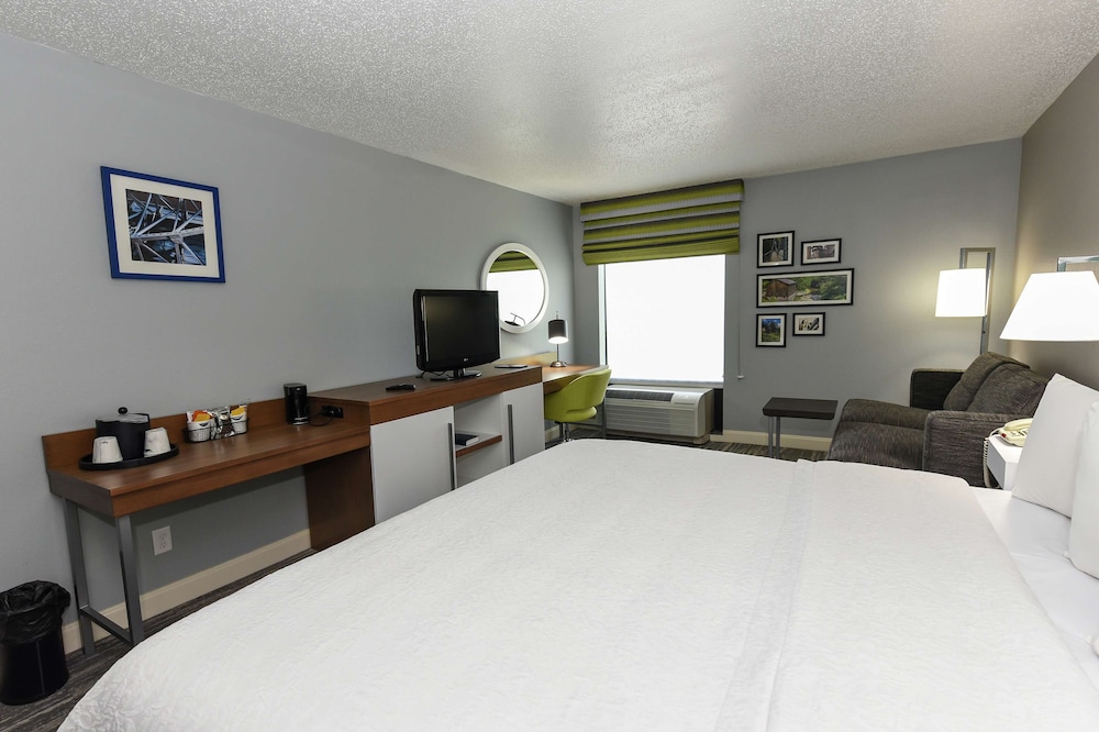 Hampton Inn Youngstown - North 20/80