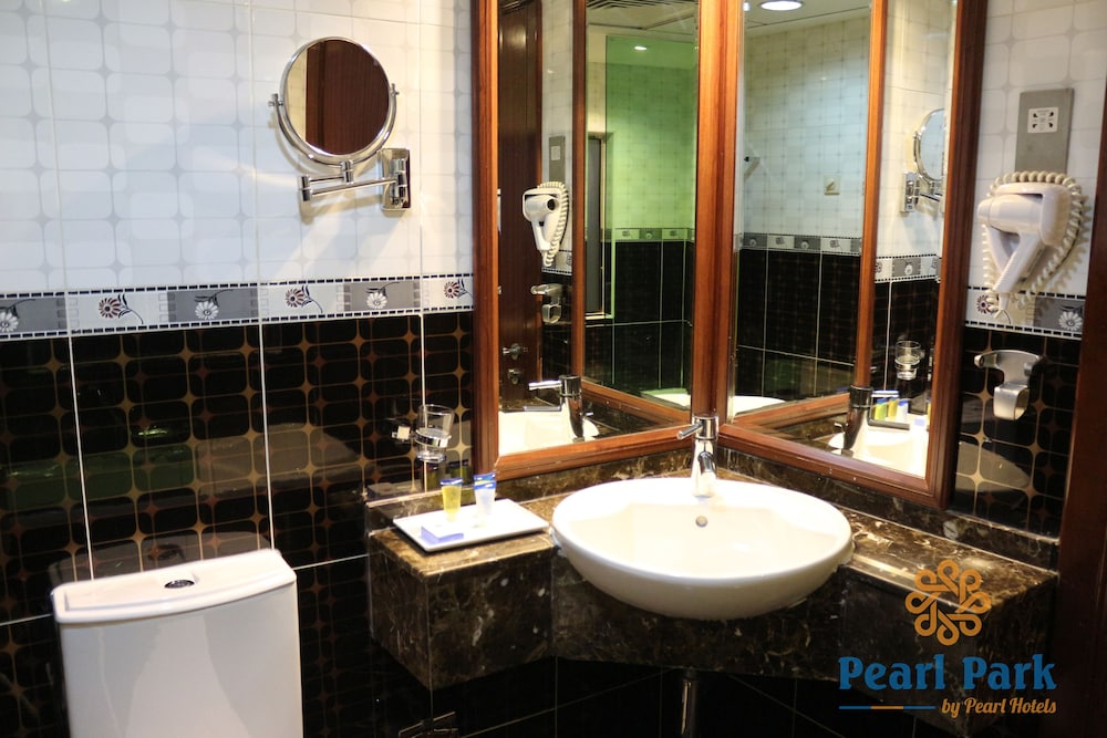 Pearl Executive Hotel Apartment (ex Pearl Park Deluxe Hotel Apartments) 49/50