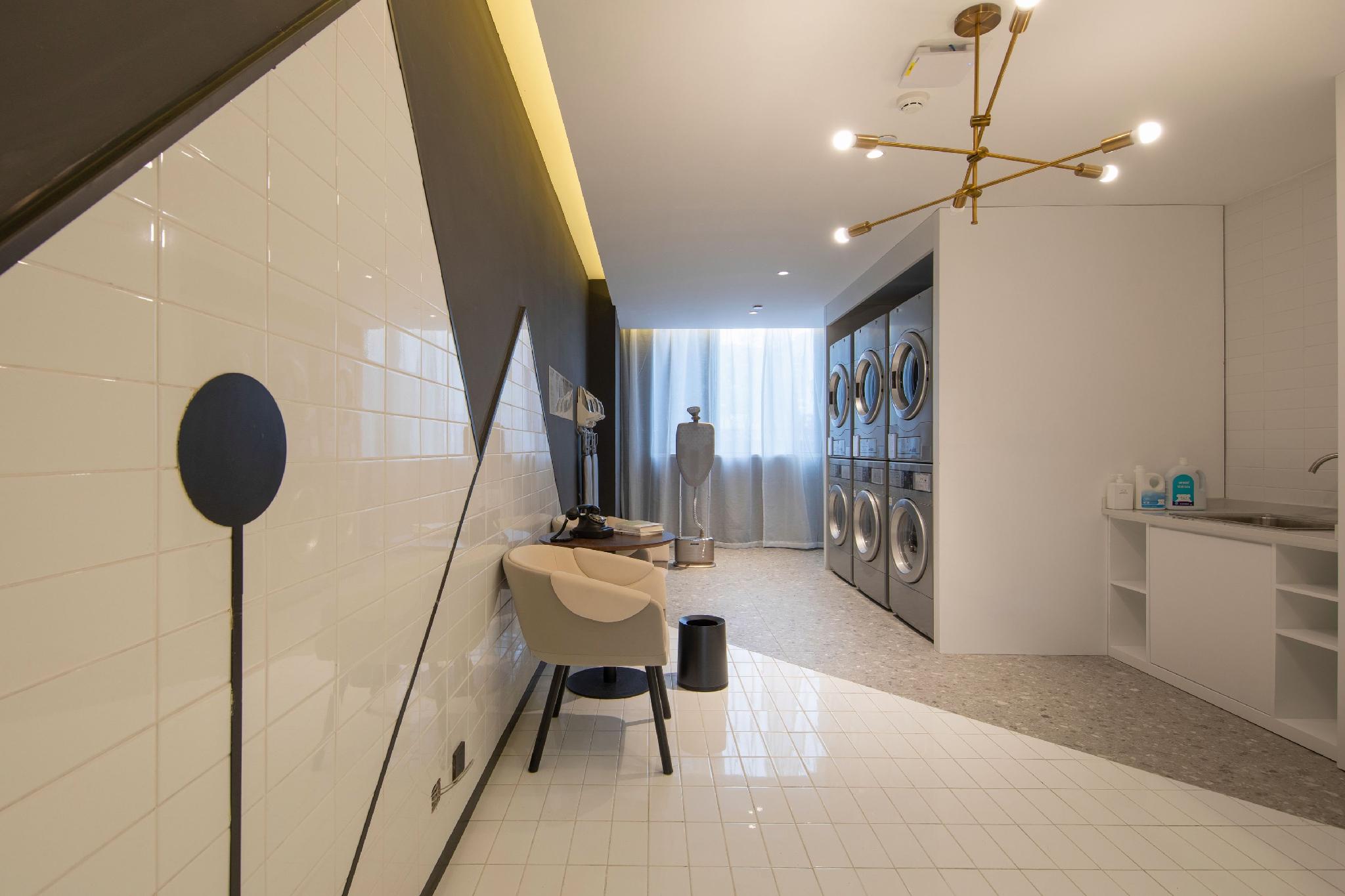 Atour Hotel (Ningbo Fenghua Huizheng Old Street) 38/47