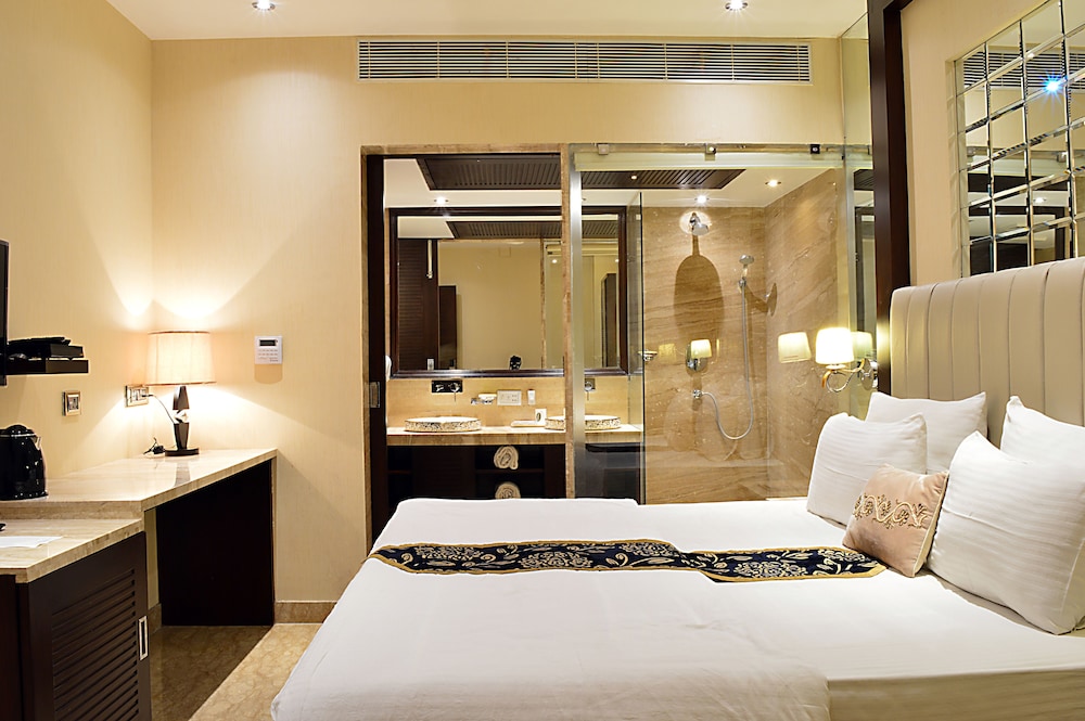 Hotel Emperor Palms 17/63