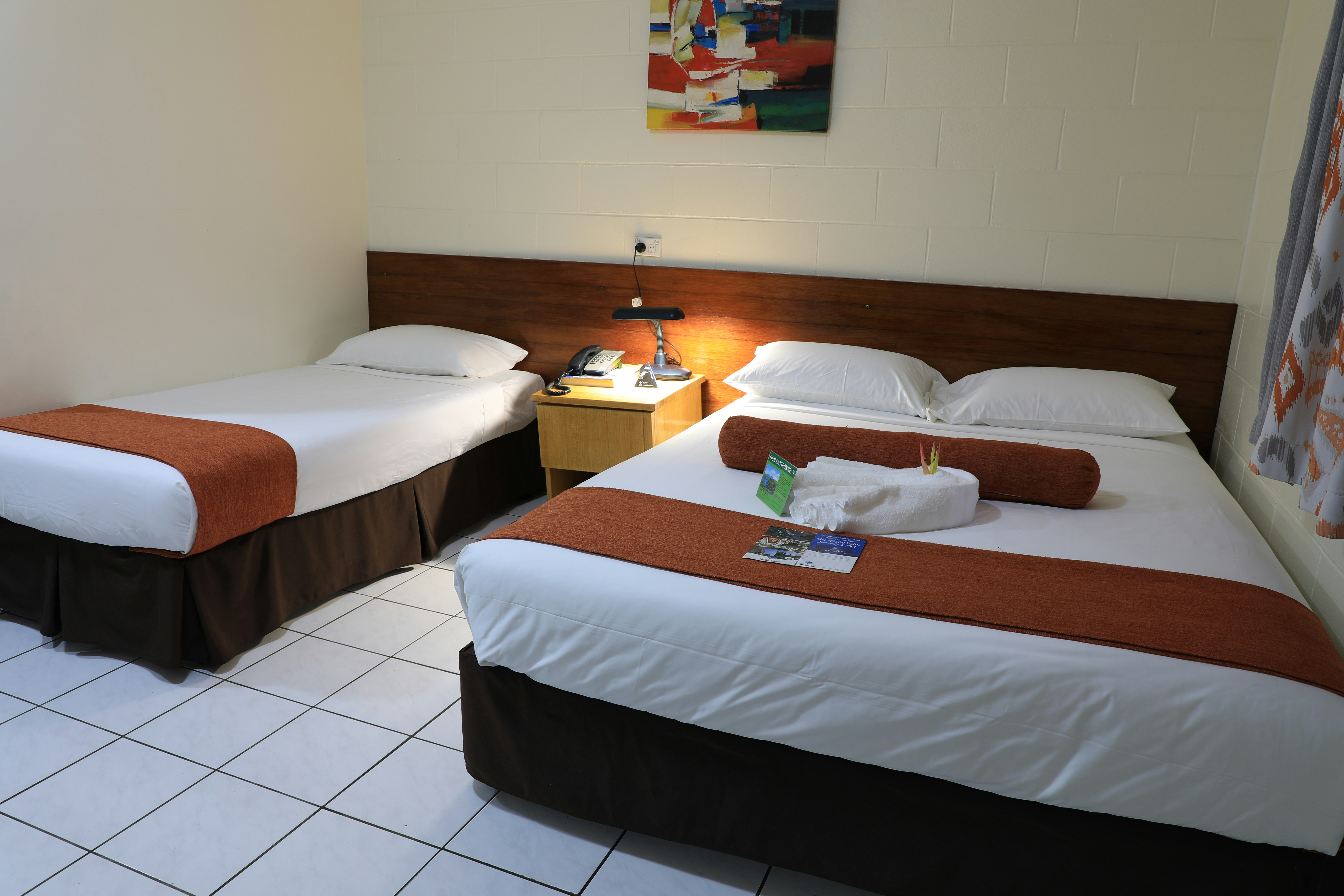 Huon Gulf Hotel and Apartments 15/49