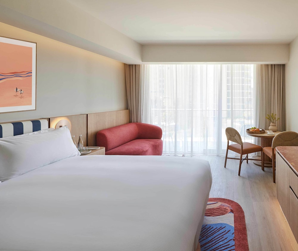 Deluxe, King Bed