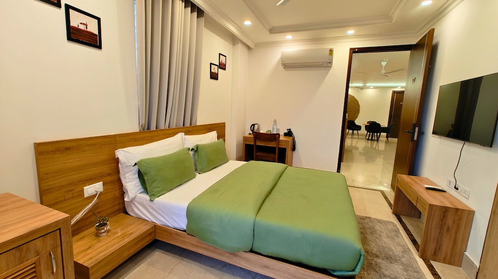 AVA Hotels and Corporate Stays Golf course 10/34