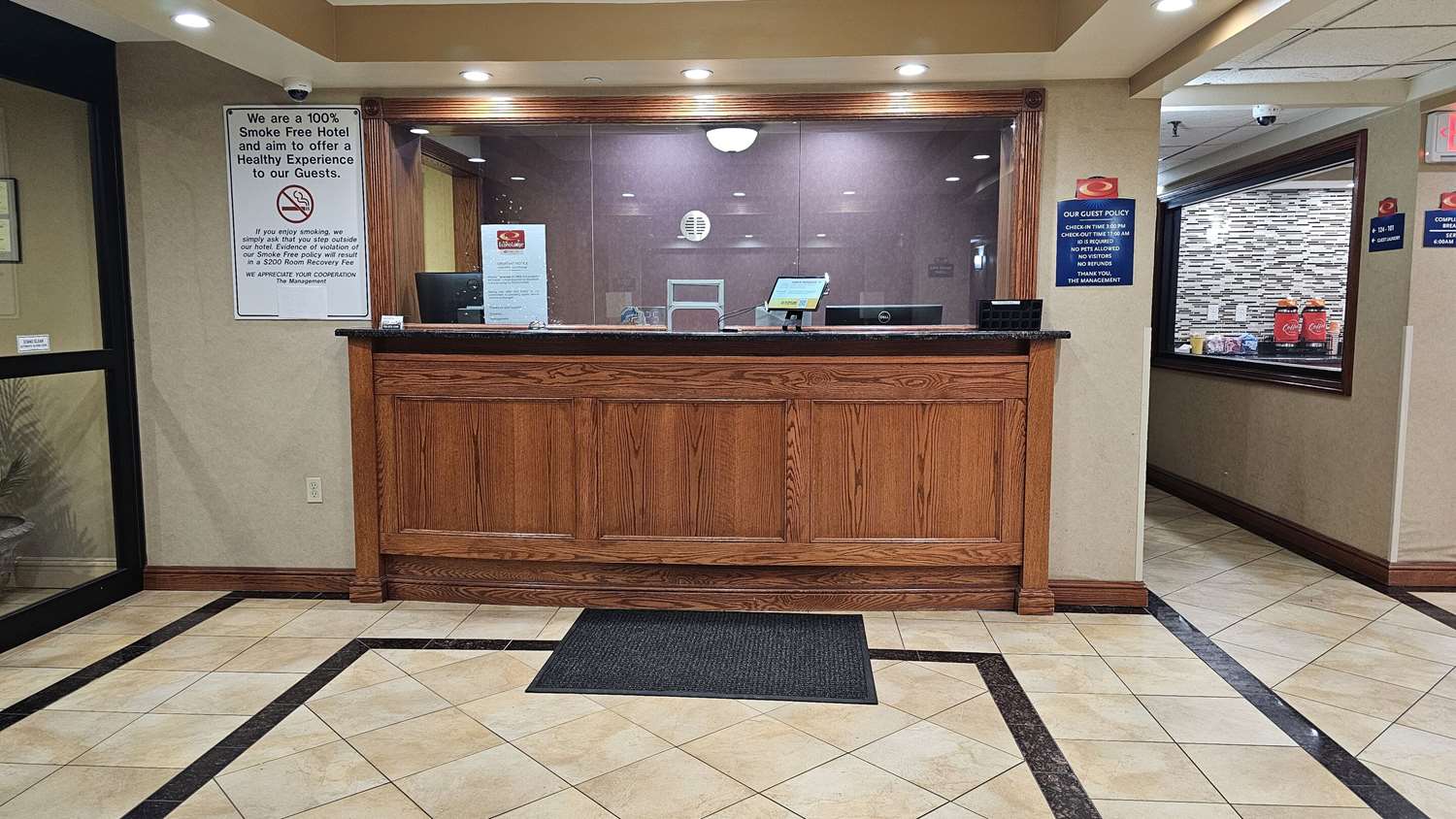 Econo Lodge Woodbridge 7/36
