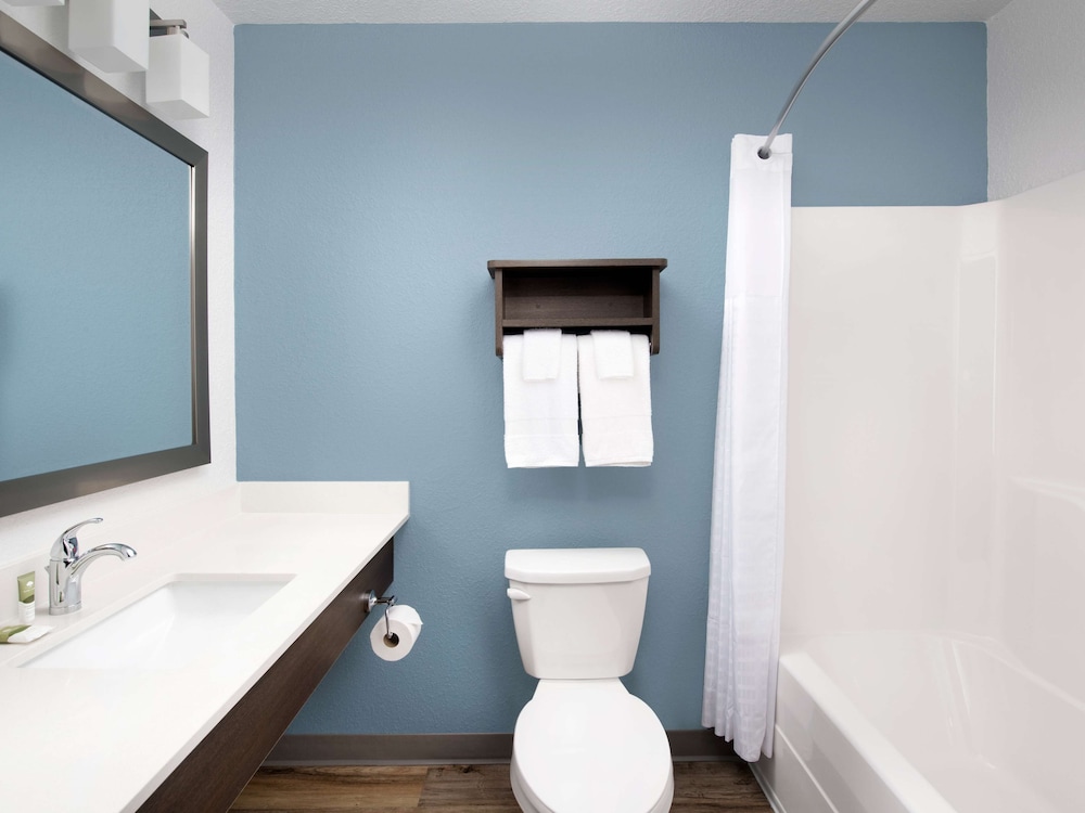 WoodSpring Suites Deerfield Beach 15/30