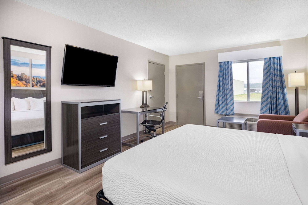 Days Inn by Wyndham Hamilton 16/37