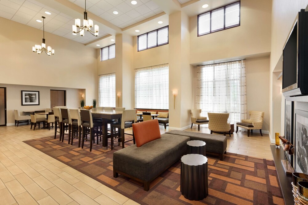 Hampton Inn And Suites 21/34