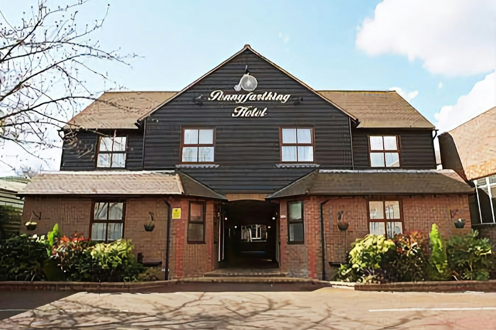 The Pennyfarthing Hotel 1/13