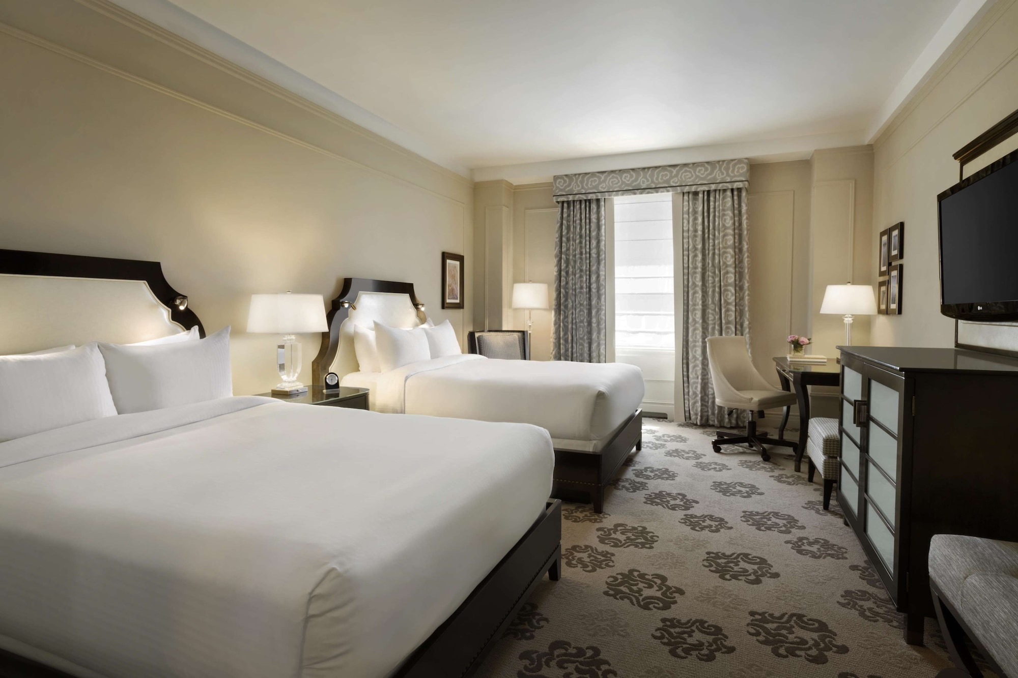 FAIRMONT, 2 QUEEN BEDS
